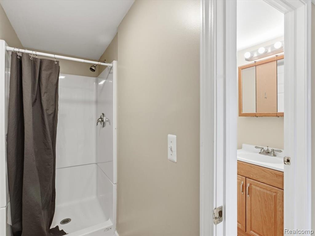 3076 Krafft Road, Fort Gratiot, MI 48059 — Photo 29