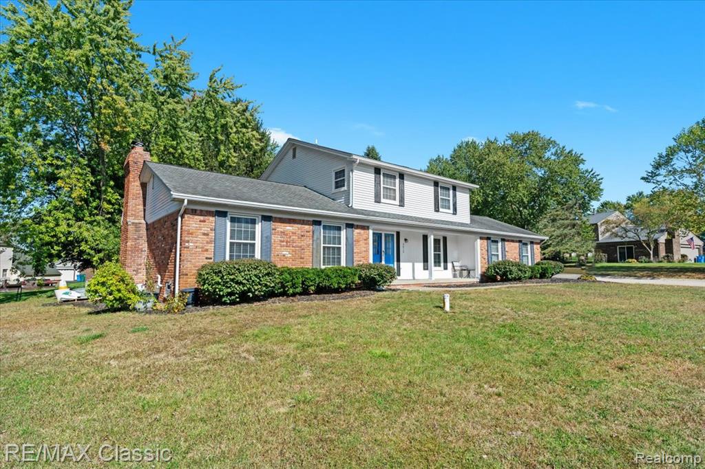 4815 Ravinewood Drive, Commerce Twp, MI 48382 — Photo 3