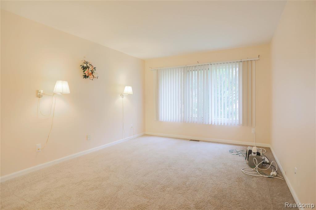 16768 Pearlcreek Court N, Macomb, MI 48042 — Photo 37