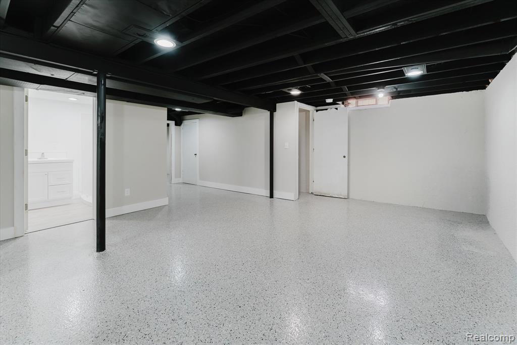 8355 HELEN, Center Line, MI 48015 — Photo 24