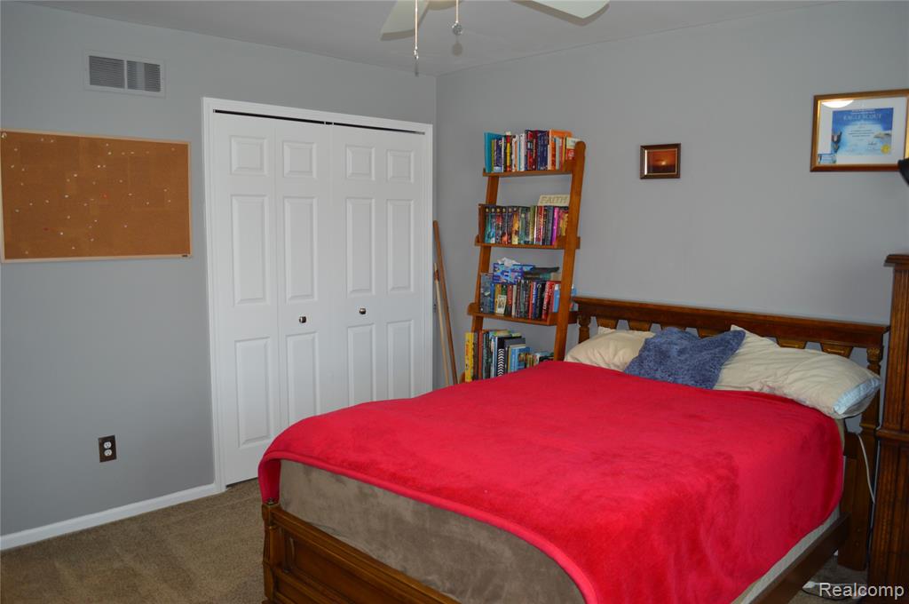 5708 Berwick Court, Clarkston, MI — Photo 17
