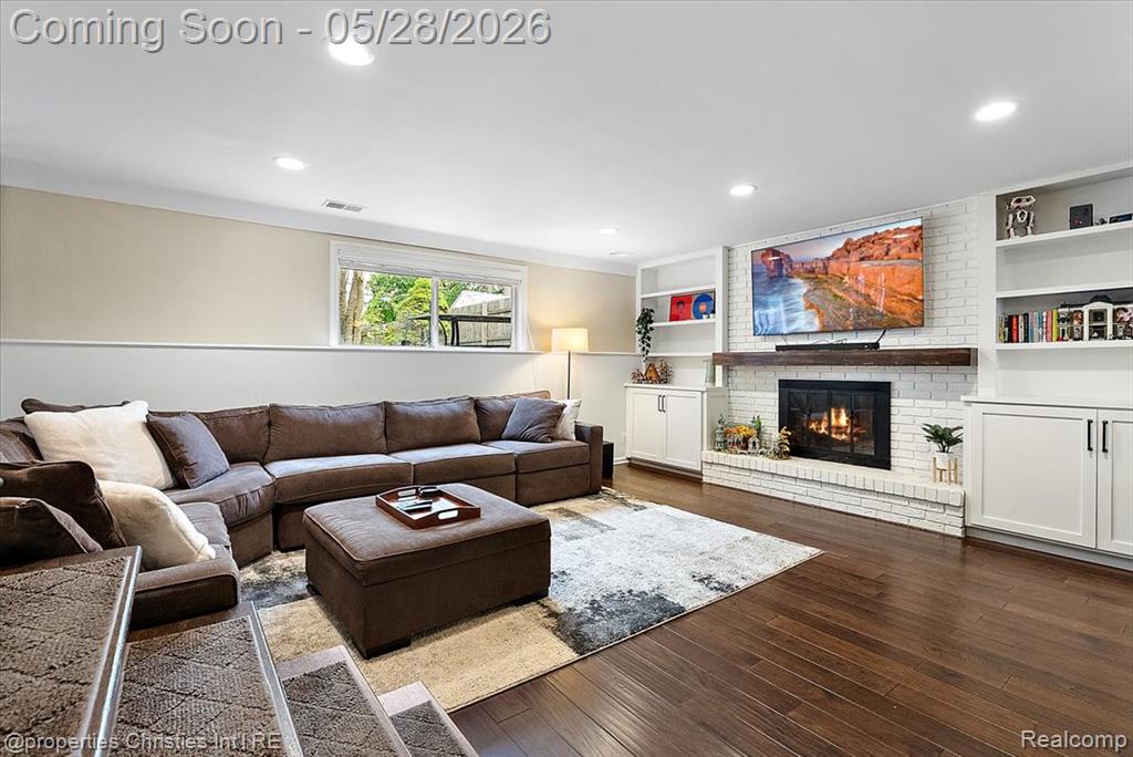 612 Royal Avenue, Royal Oak, MI 48073 — Photo 16