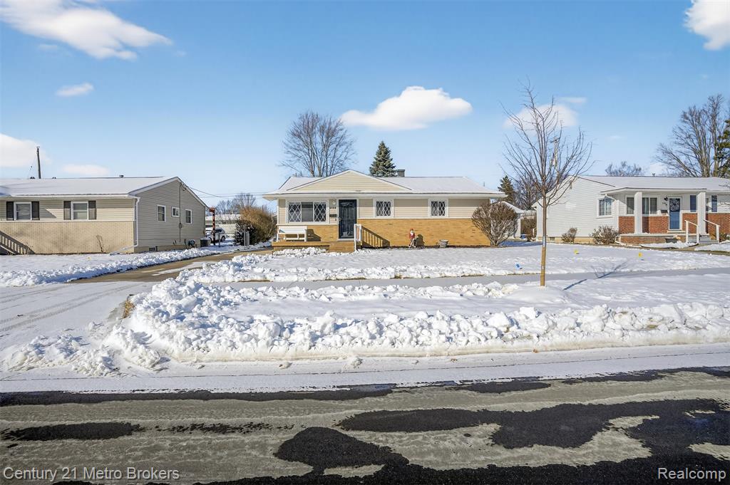 5328 Don Shenk Drive, Swartz Creek, MI 48473 — Photo 2