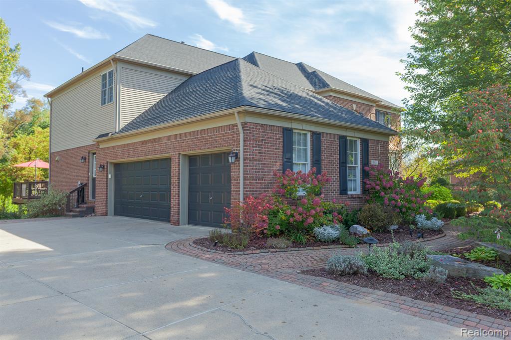 568 Berridge Circle, Lake Orion, MI — Photo 42