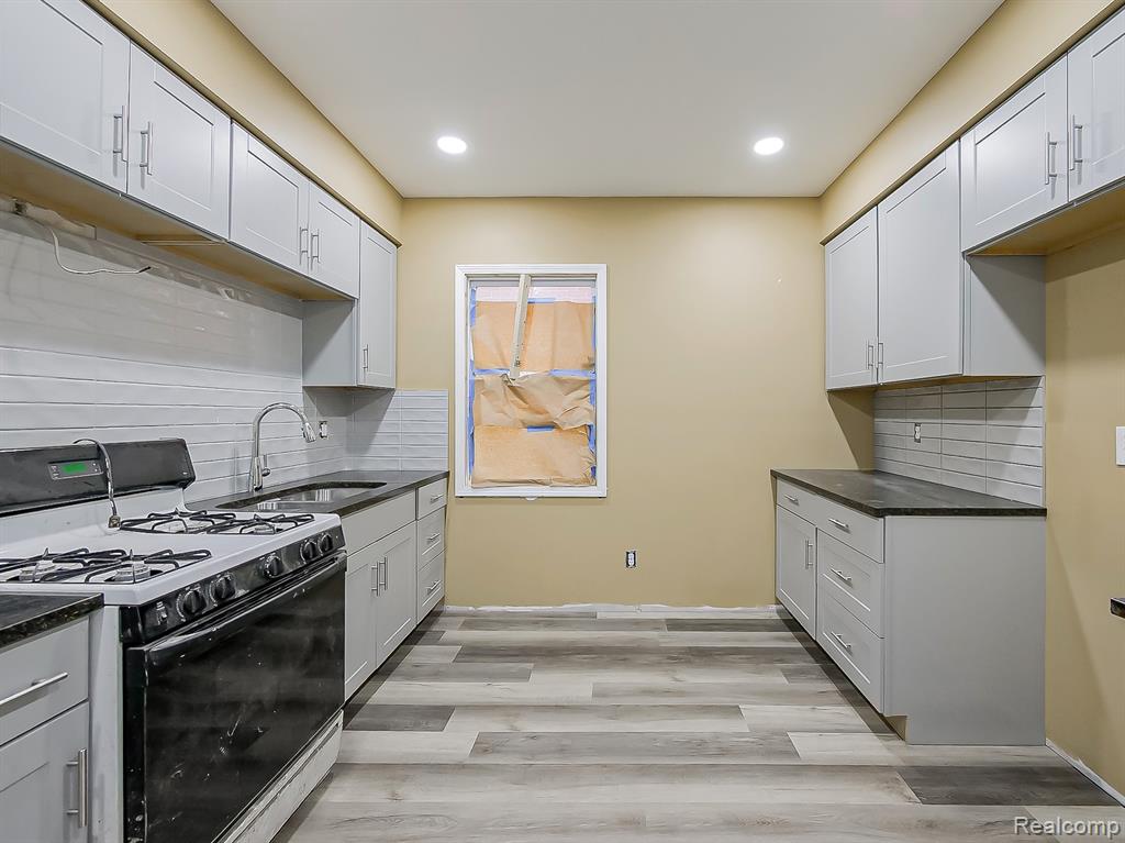 895 Blaine Street, Detroit, MI 48202 — Photo 5