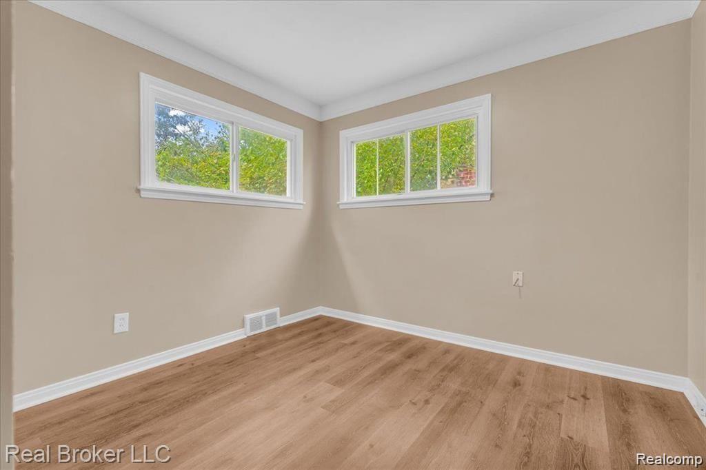 9715 WOODBINE, Redford, MI 48239 — Photo 8