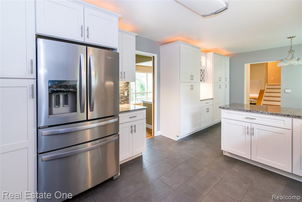 6845 Tamerlane Drive, West Bloomfield, MI — Photo 17