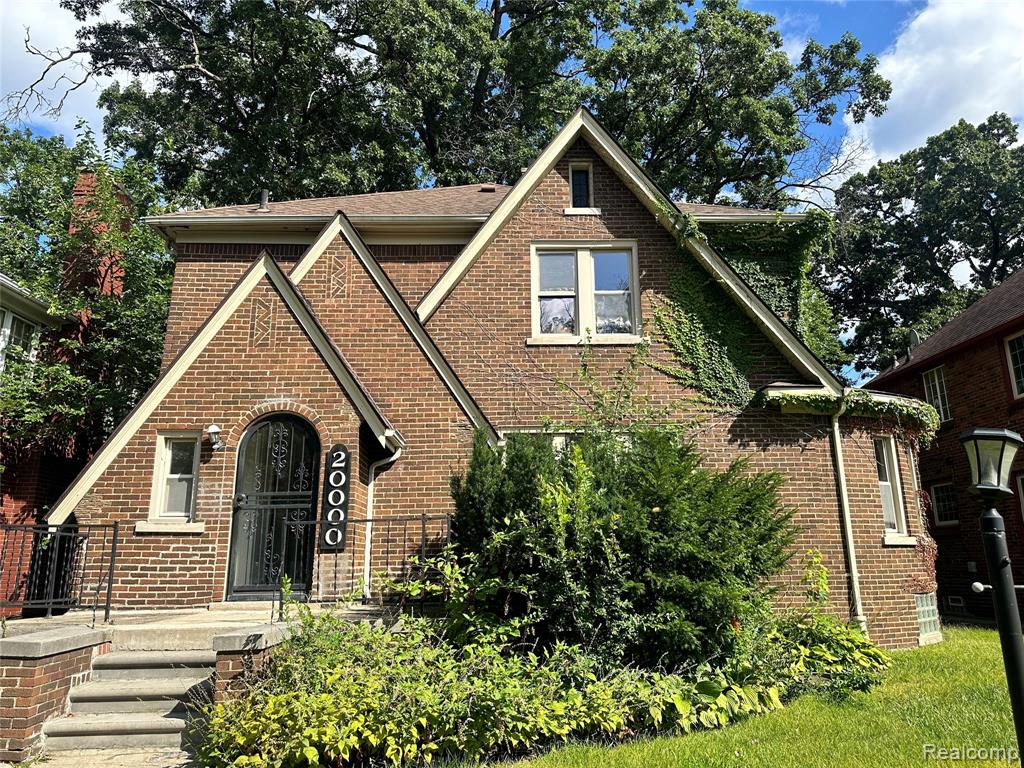 20000 Canterbury Road, Detroit, MI 48221 — Photo 12