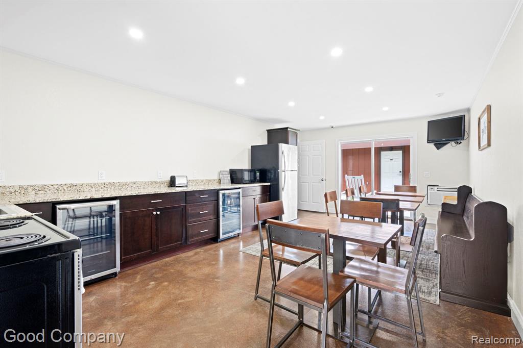 612 N LAKESHORE Drive, Ludington, MI 49431 — Photo 84