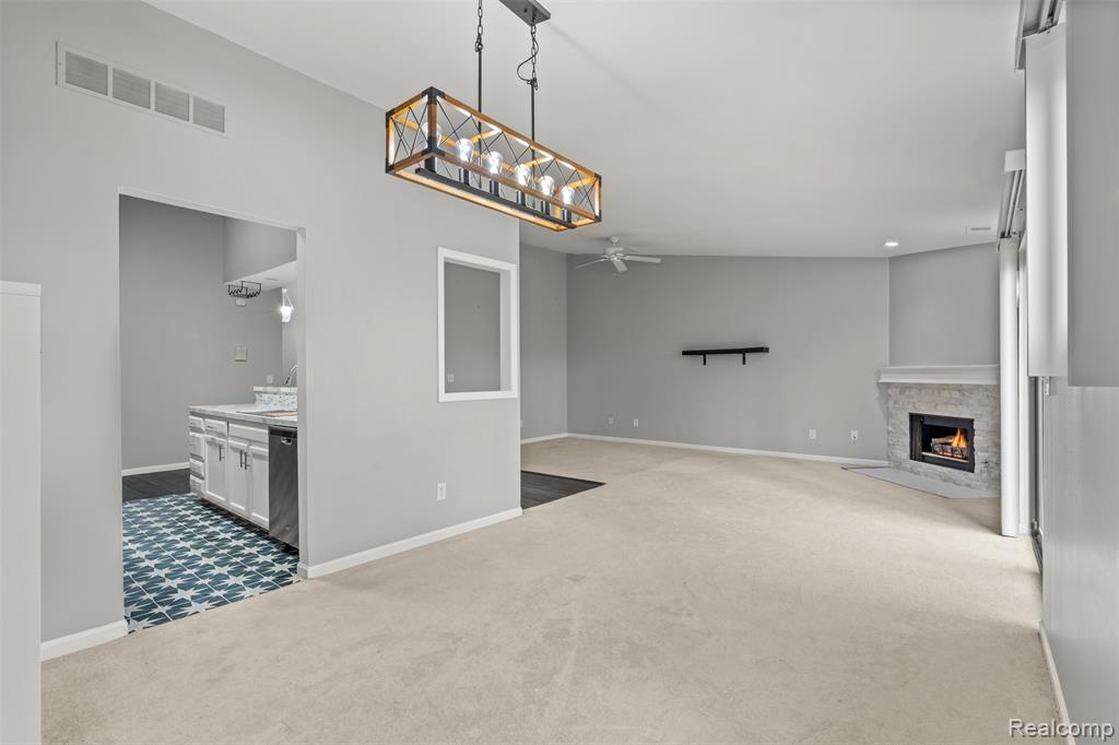 4921 N Oak Hill Drive, Waterford, MI — Photo 20