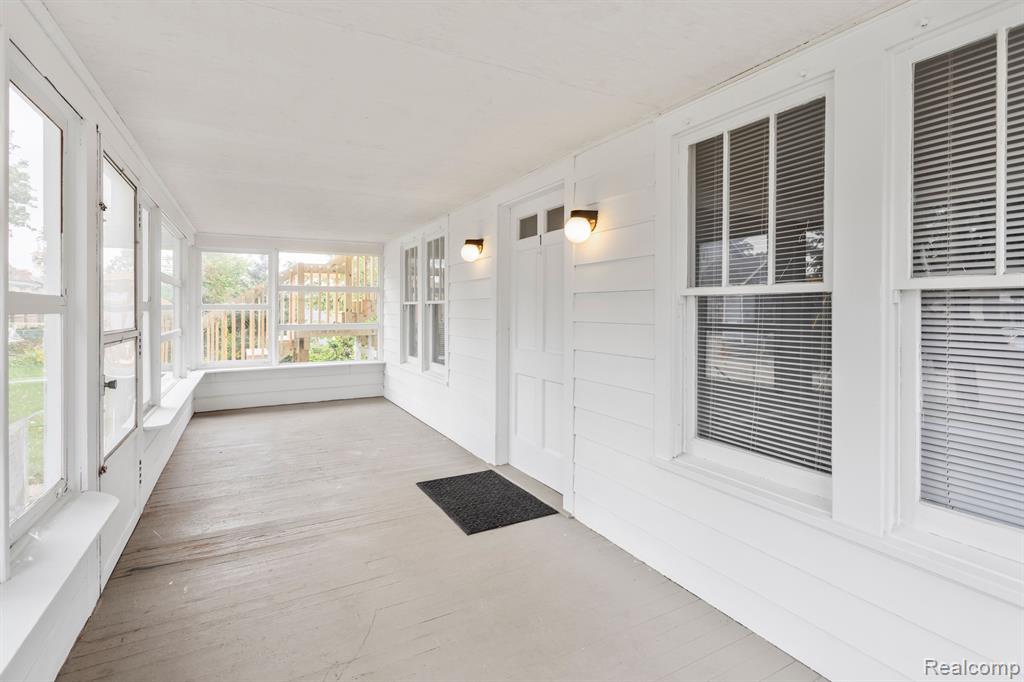 46 SMITH Court, Lake Orion, MI 48362 — Photo 3