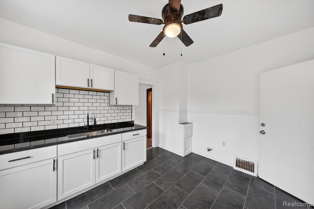 368 Piper Boulevard, Detroit, MI 48215 — Photo 44