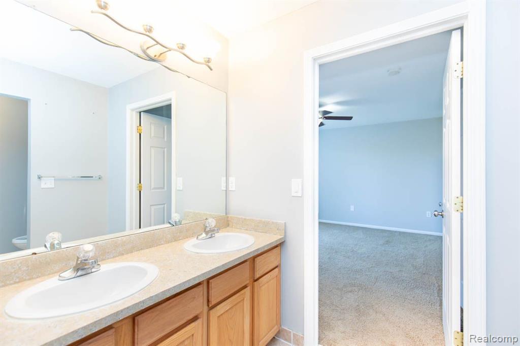 475 CHERRY ORCHARD Road, Canton, MI 48188 — Photo 30