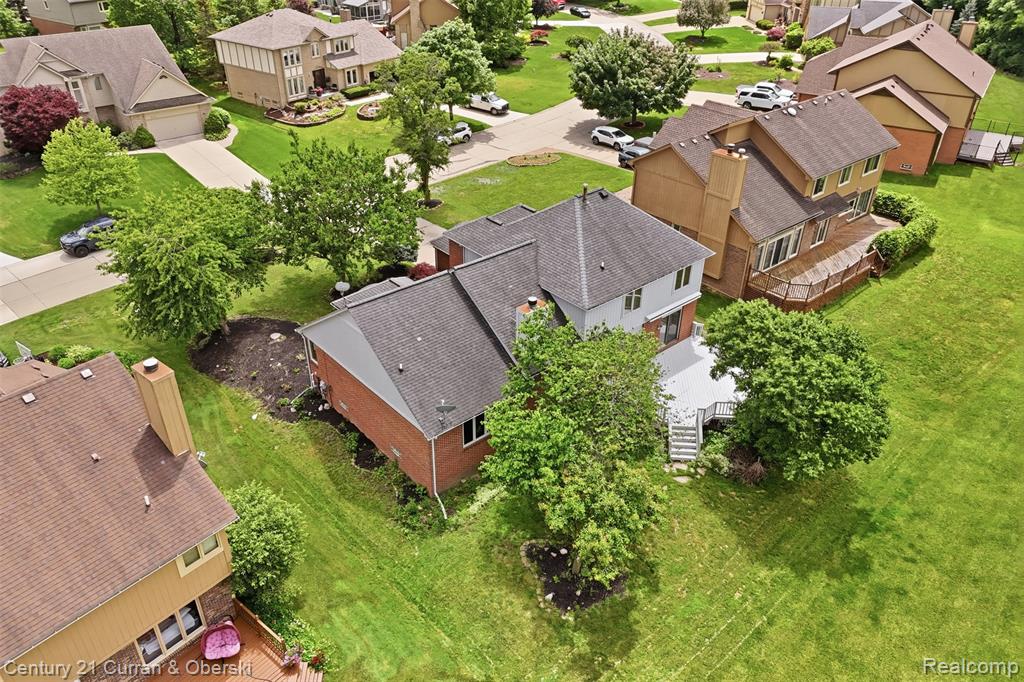 30785 Mystic Forest Drive, Farmington, MI 48331 — Photo 35