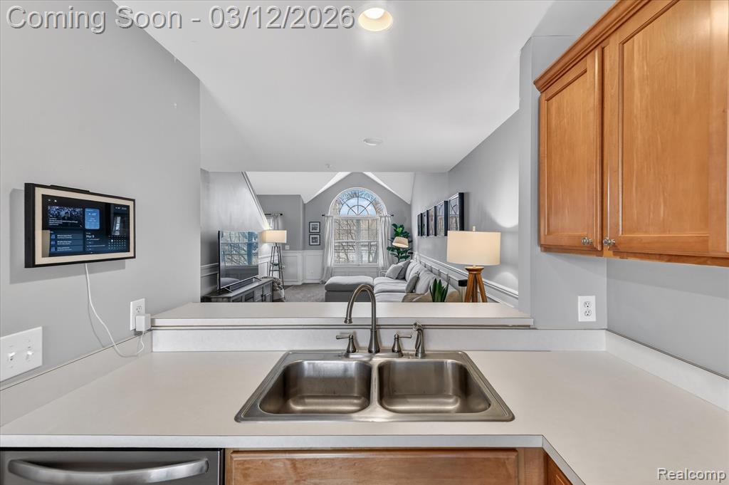468 Village Lane, 3, Milford, MI 48381 — Photo 14