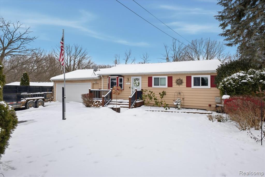 4843 Gilbo Avenue, Waterford, MI 48328 — front exterior