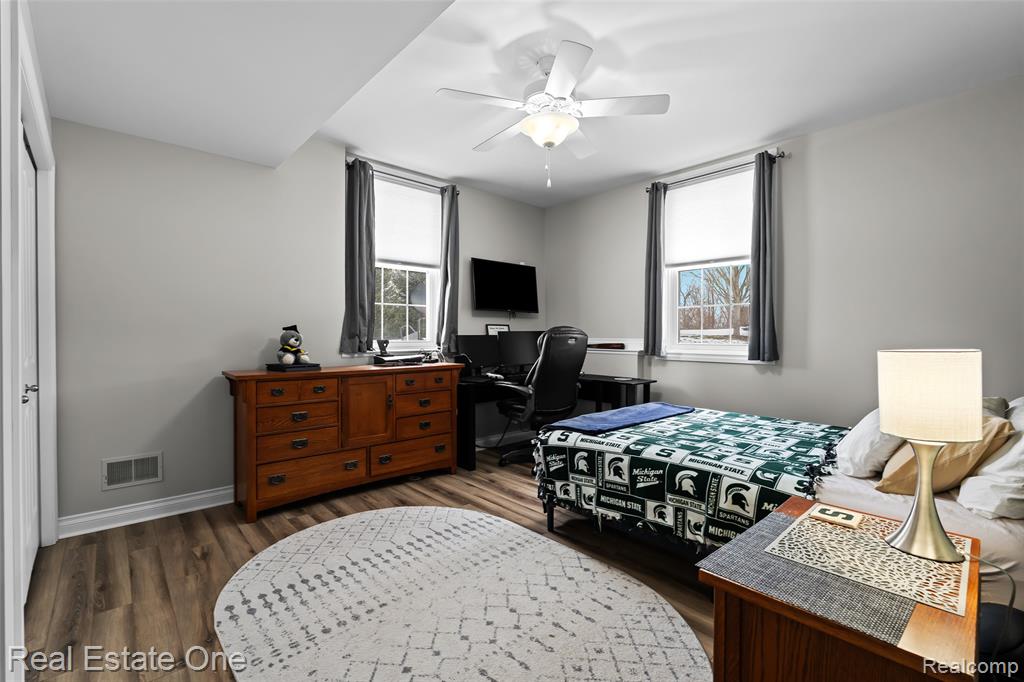 9032 Palmers Way Drive, Fenton, MI 48430 — Photo 32
