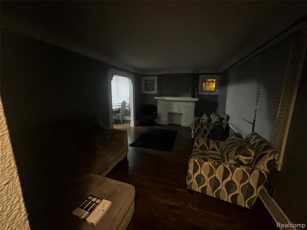 8054 Potomac, Center Line, MI 48015 — Photo 5