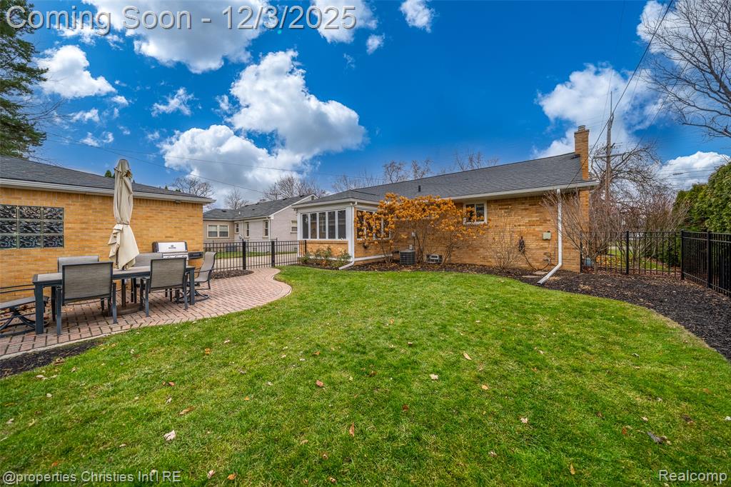 16927 Beverly Road, Beverly Hills, MI 48025 — Photo 9