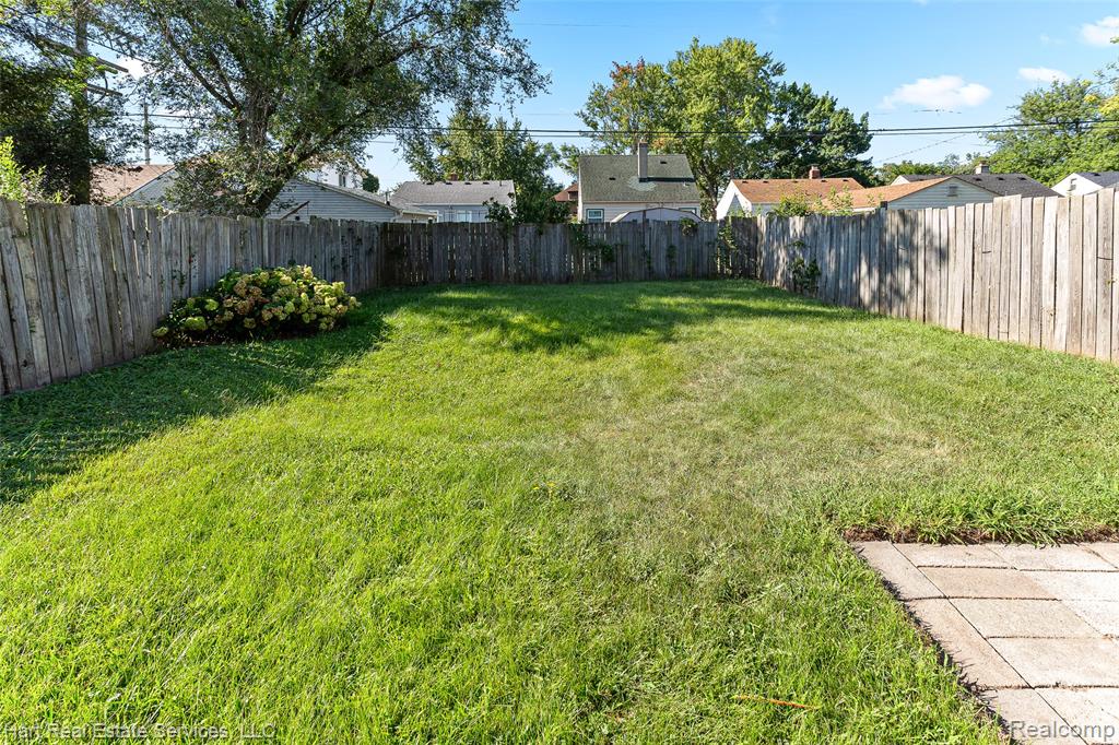 615 Garfield Avenue, Lincoln Park, MI 48146 — Photo 30