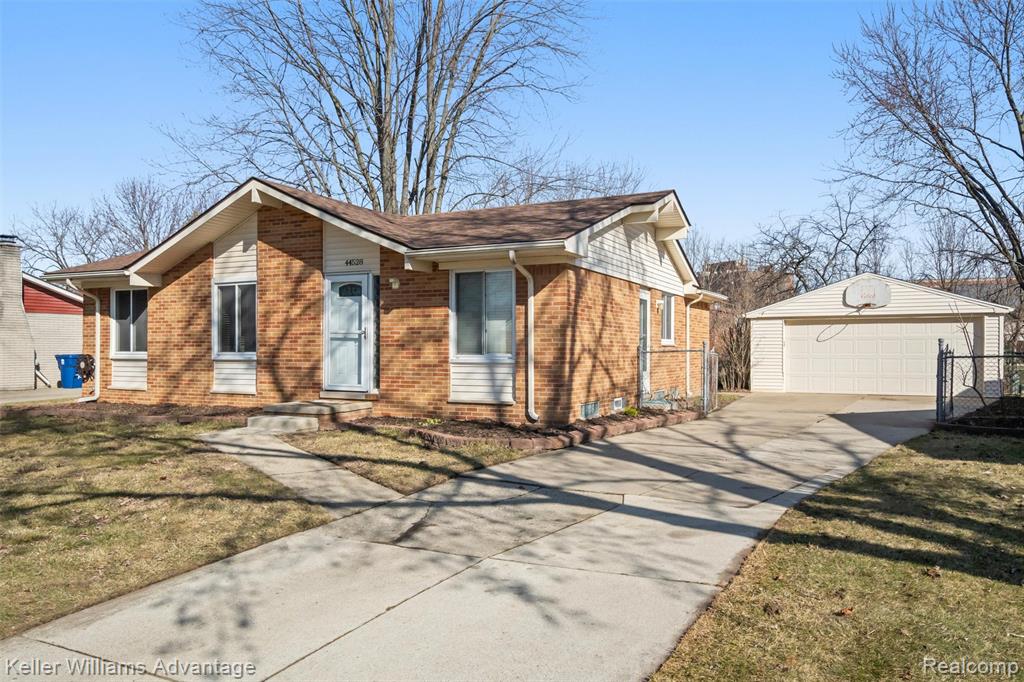 44528 WHITMAN Avenue, Canton, MI 48187 — Photo 2