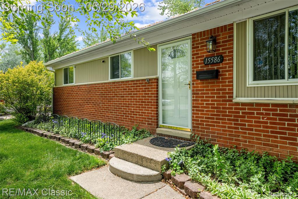 15586 Oakbrook Street, Romulus, MI 48174 — front exterior