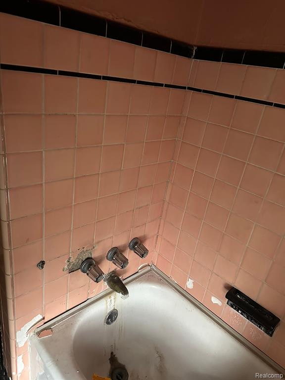2715 S BEATRICE Street, Detroit, MI 48217 — Photo 19