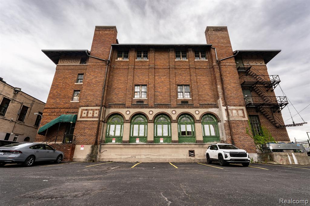 142 W 2nd Street - Photo 3