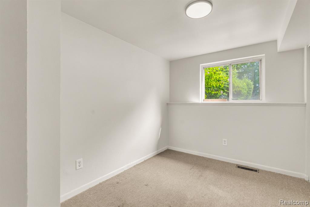 17207 Archdale Street, Detroit, MI 48235 — Photo 8