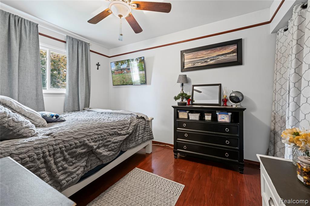 6815 Apache Trail, Westland, MI — Photo 10