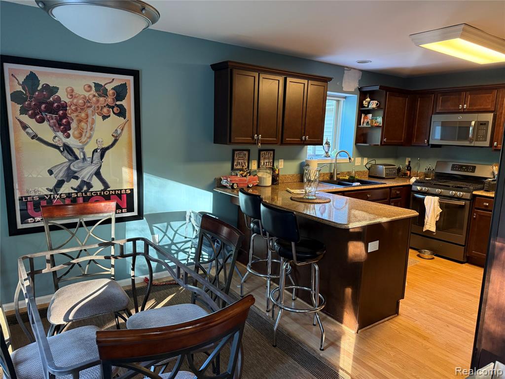 8318 Mill Pointe Court, Goodrich Vlg, MI — Photo 12
