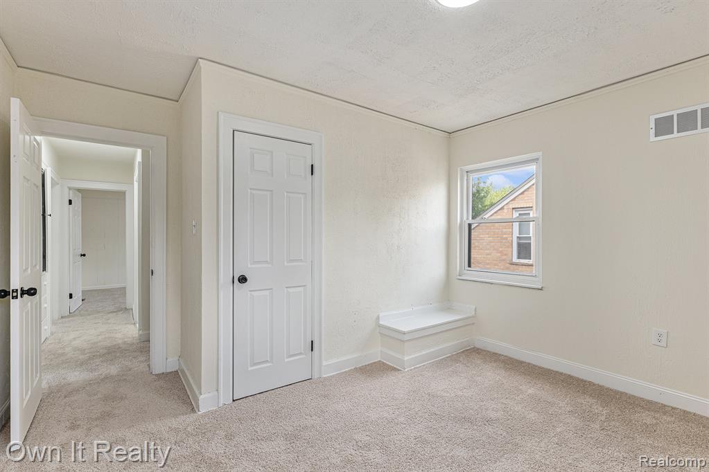 8555 Sorrento Street, Detroit, MI 48228 — Photo 16