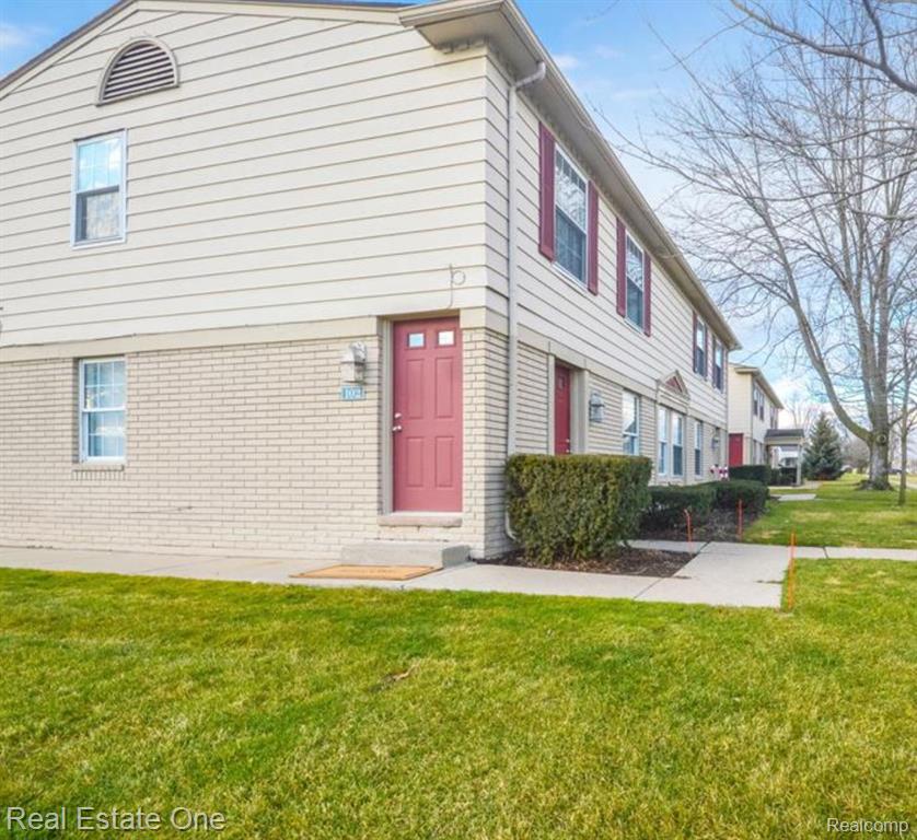 102 Princeton Drive, South Lyon, MI 48178 — front exterior
