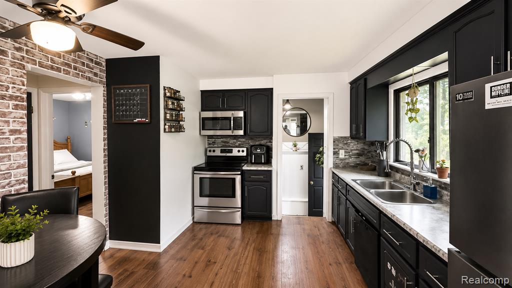 714 E Beverly Avenue, Pontiac, MI 48340 — Photo 3