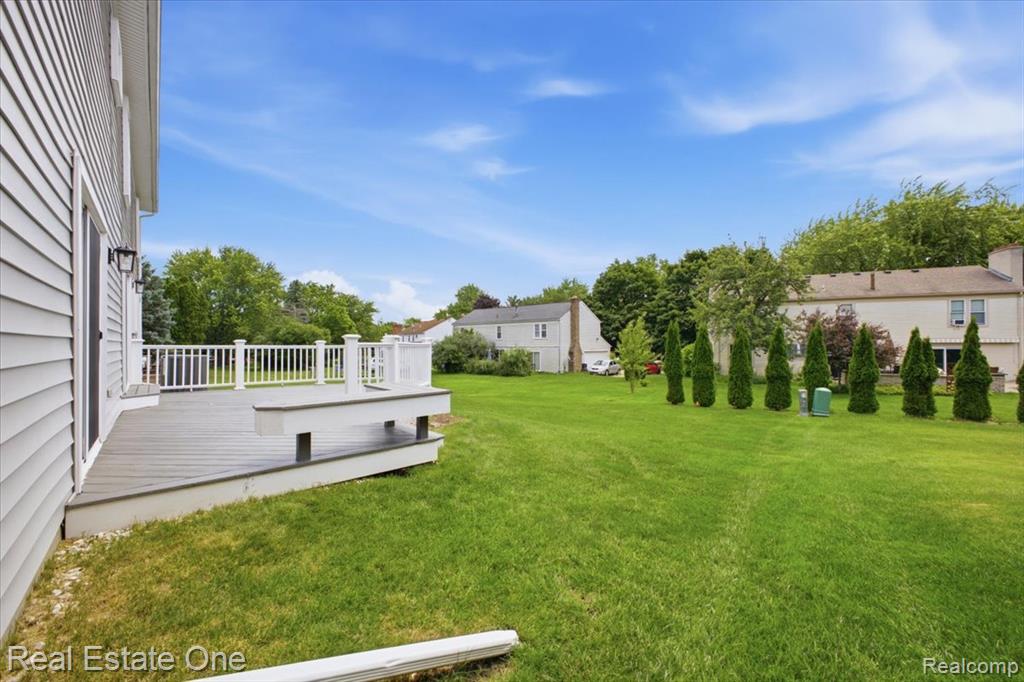5485 Hammersmith Drive, West Bloomfield, MI — Photo 37