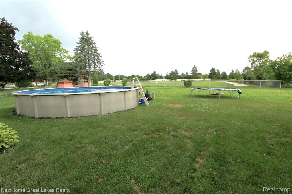 5595 Noreen Drive, Bay City, MI 48706 — Photo 12