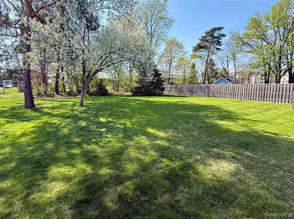 34921 Eberlein Drive, Fraser, MI 48026 — Photo 28