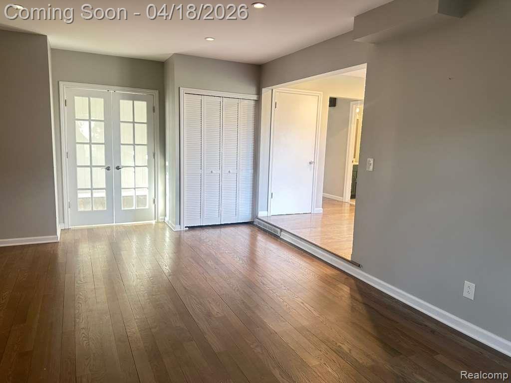 3960 Kings Point Drive, Troy, MI 48083 — Photo 13