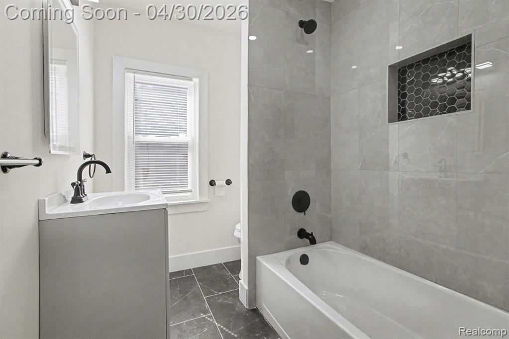 6366 Dellwood Drive, Waterford, MI 48329 — Photo 16