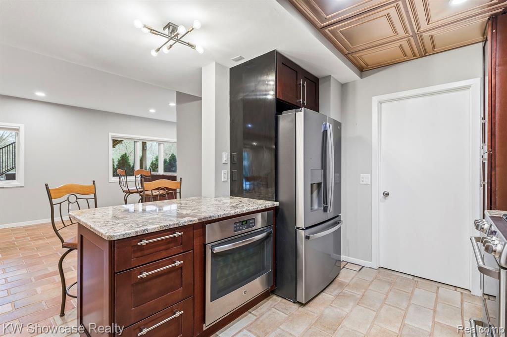 1539 Wandrei Court, Commerce Twp, MI 48382 — Photo 45