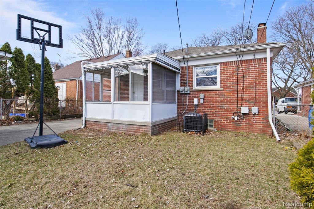 7000 N LAFAYETTE Street, Dearborn Heights, MI 48127 — Photo 27