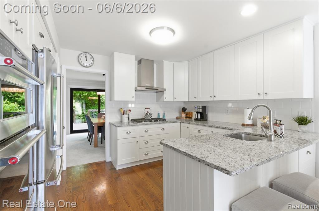 23910 Trailwood Court, 82, Bingham Farms, MI 48025 — Photo 8