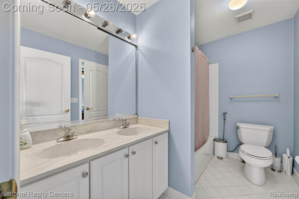 45907 Riviera Drive Drive, Northville, MI 48168 — Photo 20