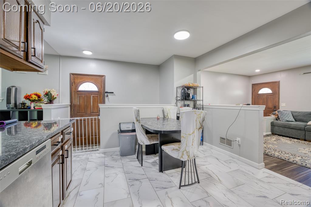 6631 Burnham Drive, Canton, MI 48187 — Photo 16