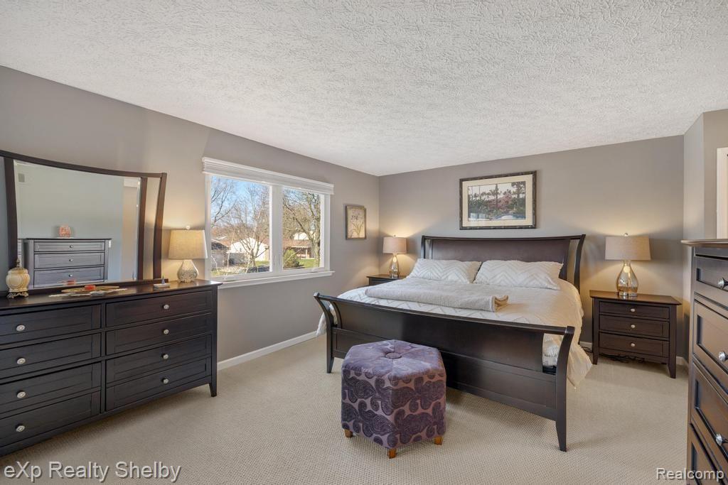 691 BARCLAY Drive, Troy, MI 48085 — Photo 25