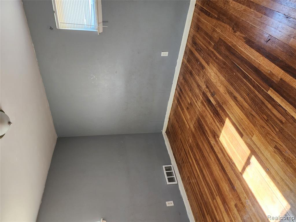24643 Rosalind, Eastpointe, MI 48021 — Photo 11