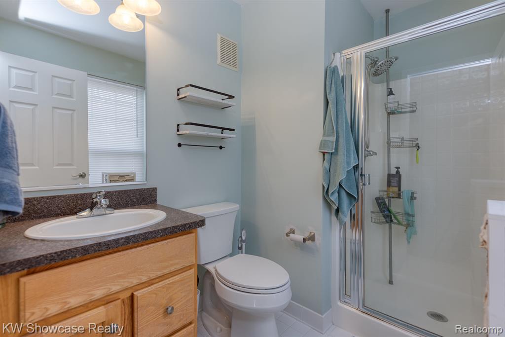 6200 ADDINGTON Drive, Commerce Twp, MI 48390 — Photo 12