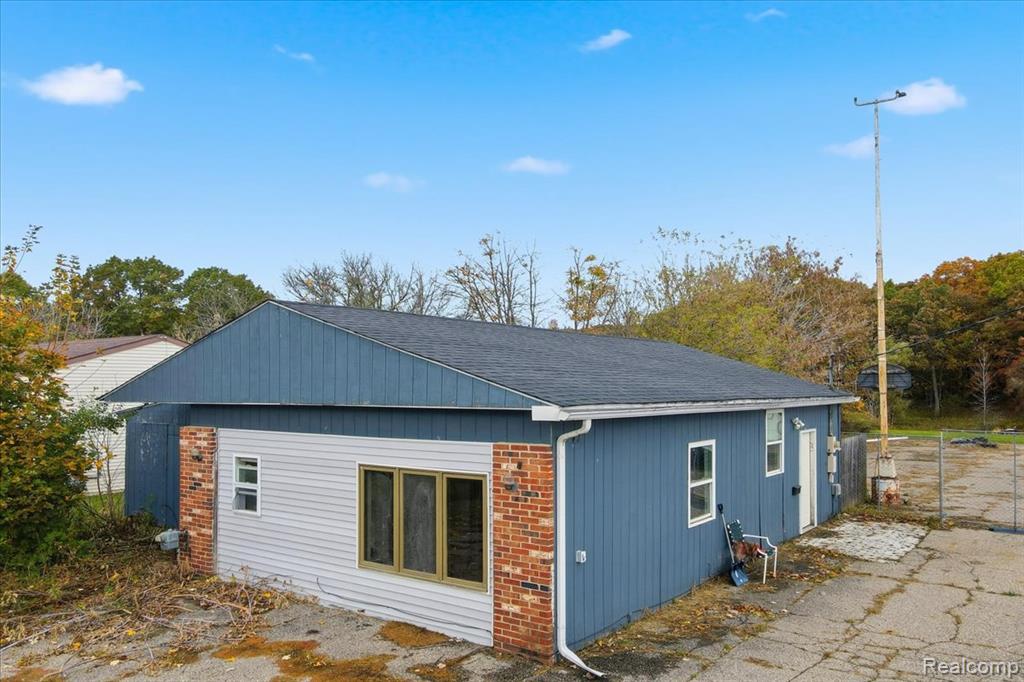 4718 Davison Road, Lapeer, MI 48446 — Photo 41