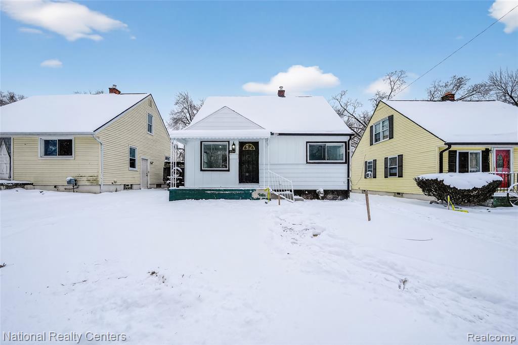 594 E Mansfield Avenue, Pontiac, MI 48340 — front exterior