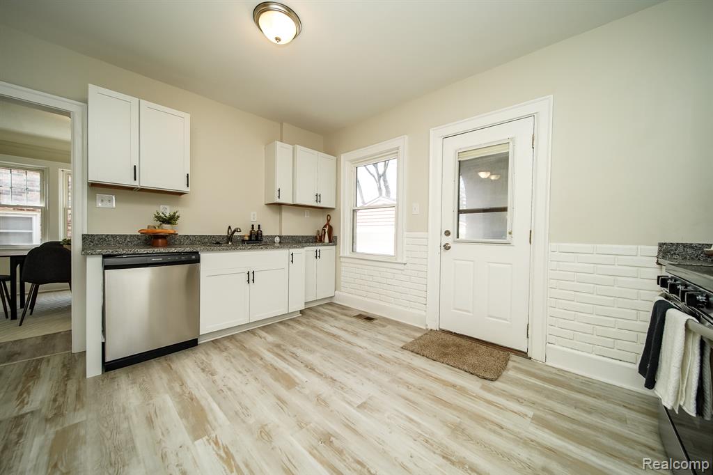 11399 Seminole, Redford, MI 48239 — Photo 22